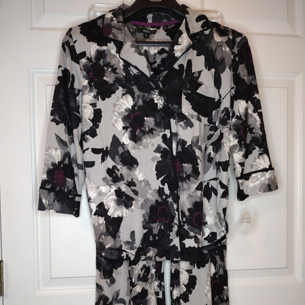 NWT Vera Wang Mismatched Pj Set READ DESCRIPTION Top small/pants medium